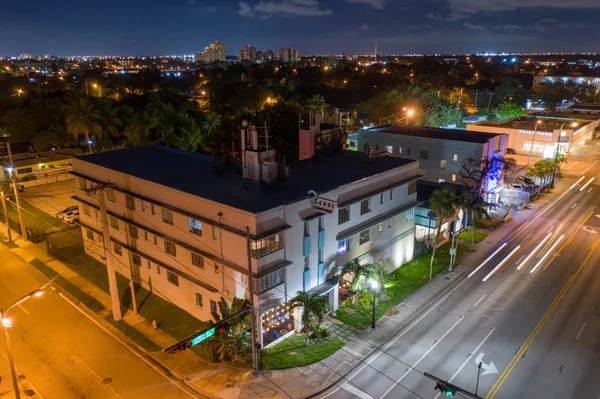 Αεροφωτογραφία νύχτα Leoni Επιχειρήσεις Κτίριο Μαϊάμι Φλόριντα — Φωτογραφία Αρχείου