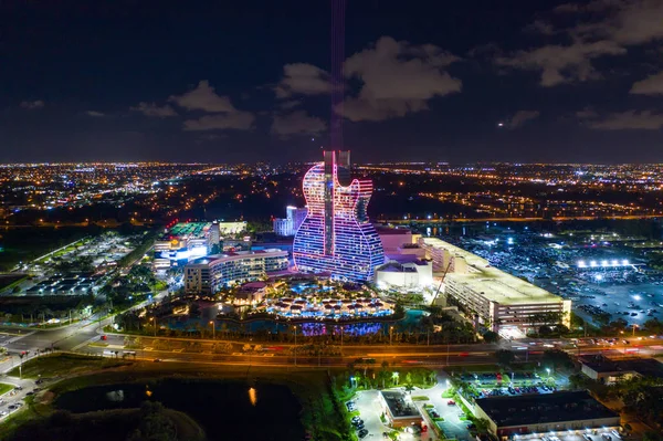 Noche aérea drone foto Hollywood Seminole Hotel and Casino —  Fotos de Stock