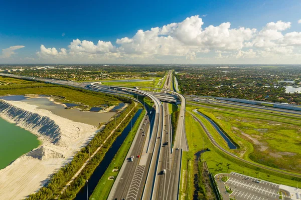 Autopista aérea de fotos sobrepaso Miami Florida Turnpike I75 express —  Fotos de Stock