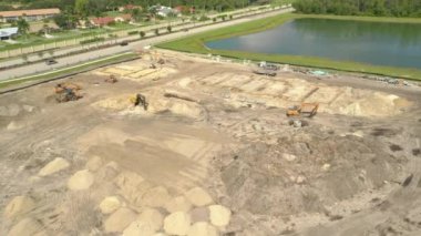 Hava video denetimi şehir merkezinin inşaat iskeleti
