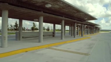 Bir otobüs durağının hareket görüntüleri