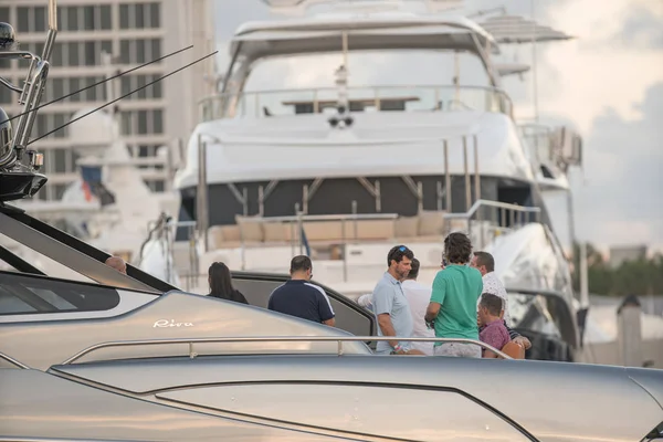 Az emberek a Fort Lauderdale Boat Show 2019 — Stock Fotó
