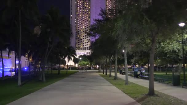 Motion Ground Footage Intercontinental Hotel Downtown Miami Shot Night — Stock Video