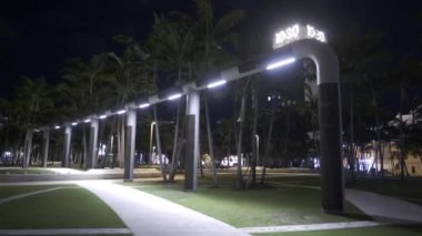 Soundscape Park Miami Plajı gece videosu
