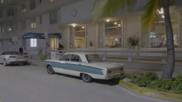 Classic Street Car Miami Beach Video Nocturno — Vídeos de Stock