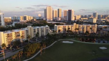 Fairways Riviera Apartman Binaları Hallandale Plajı 2.7k