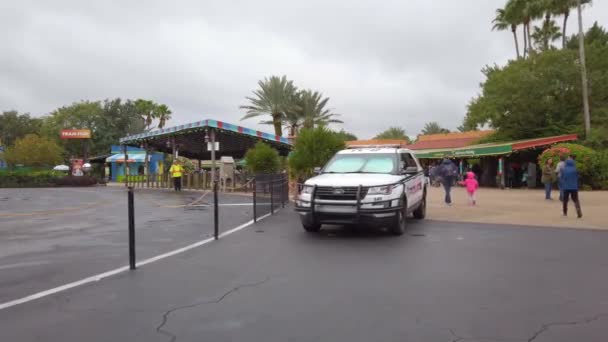 Walking Busch Gardens Theme Park Tampa Usa Fpv Pov — Stock Video