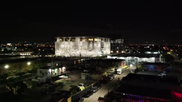 Wynwood Estacionamento Garagem Miami Noite Vídeo Aéreo — Vídeo de Stock