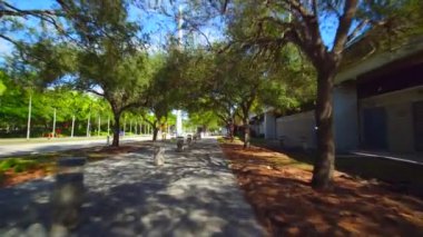 Üniversite İstasyonu Tren İstasyonu hareketli görüntü 4K