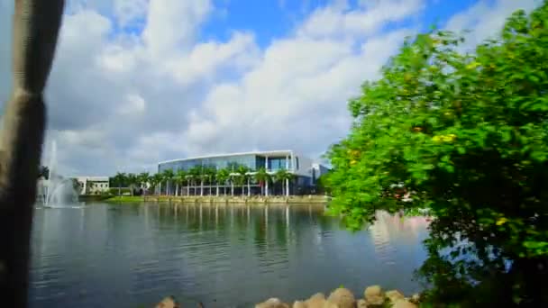 Кадри Руху Donna Shalala Student Center Lake Osceola — стокове відео