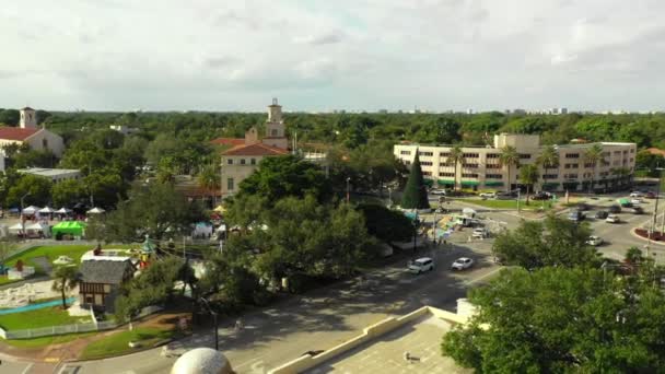 Aerial Video Coral Gables Tree Lighting Ceremony Preparation Biltmore Way — 图库视频影像