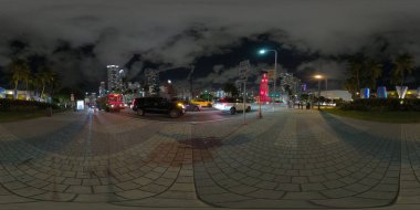 Bayside Miami 'nin gece fotoğrafı 360 küresel kamera ile çekildi.