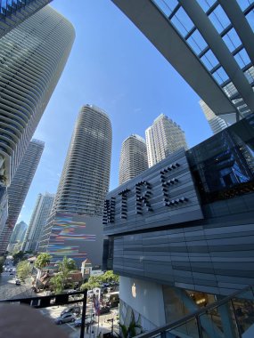 Brickell Şehir Merkezi 'nin Miami FI alışveriş merkezinin fotoğrafı.