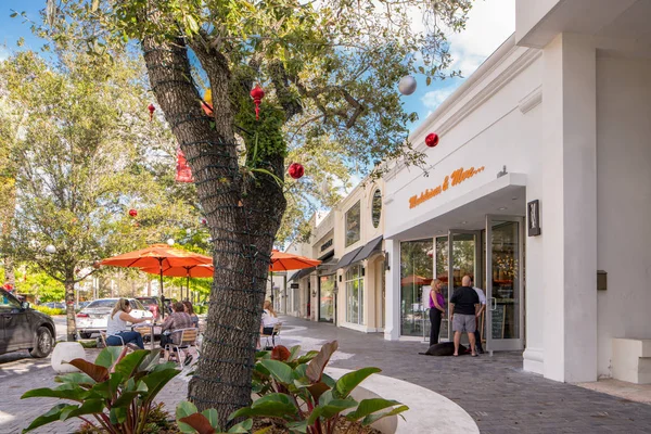 Miracle Mile Coral Gables Miami Floryda sceny z ludźmi i ho — Zdjęcie stockowe