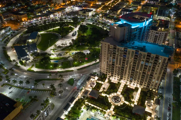 Фото с воздуха Hollywood Florida Young Circle night — стоковое фото