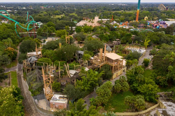 Kolejki górskie w parku rozrywki Busch Gardens Tampa Fl Usa — Zdjęcie stockowe