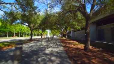 Üniversite İstasyonu Tren İstasyonu hareketli görüntü 4K