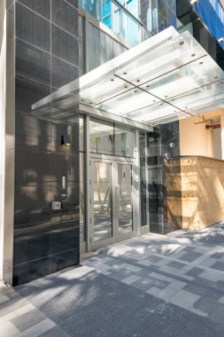 Miami Dünya Merkezi Paramount Kulesi 'nin ön girişi.