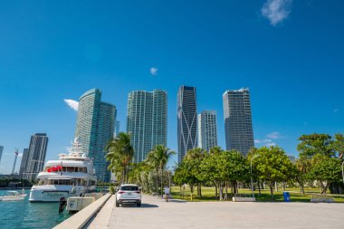 Miami şehir merkezindeki müze parkı.