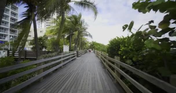 Walking Miami Beach Boardwalk — Stock Video