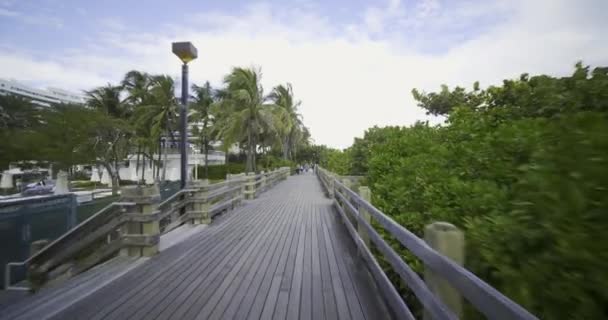 Cyklister Pov Miami Beach Strandpromenad — Stockvideo