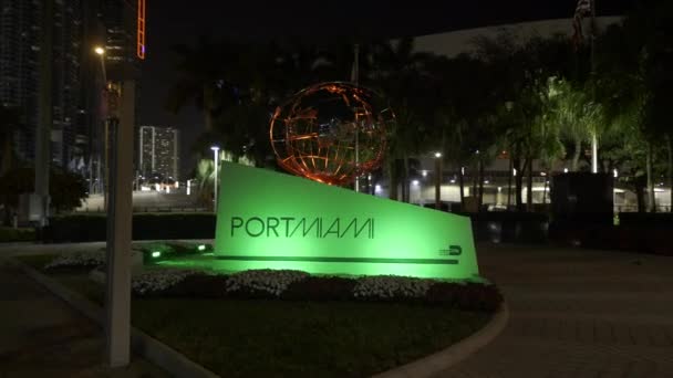 Einfahrt Zum Hafen Von Miami Wahrzeichen Zeichen Auf Biscayne Boulevard — Stockvideo