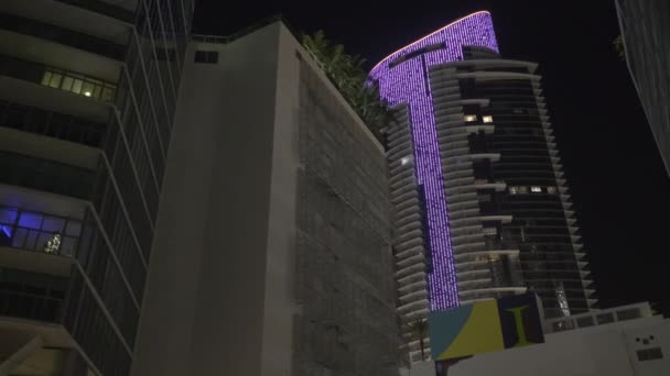 Paramount Miami Worldcenter Tower Noite — Vídeo de Stock