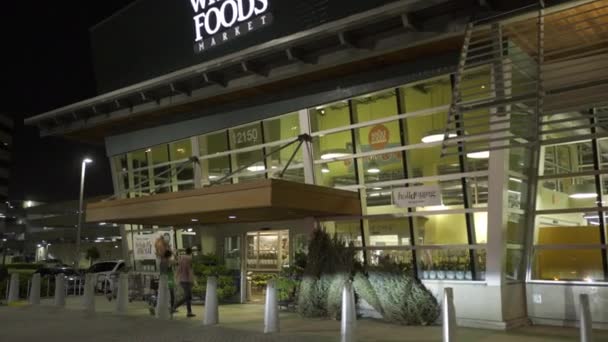 Night Video Whole Foods Market Miami Gebouw — Stockvideo