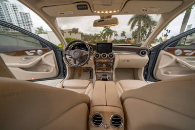 Mercedes C300 arka koltuklardan geniş açılı mercek görüntüsü
