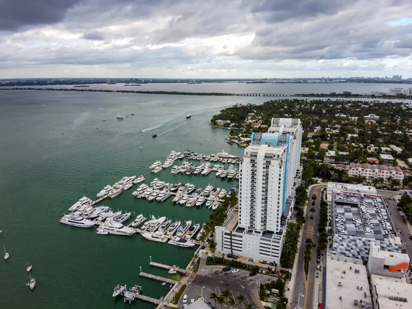 Aerial scenic shot of Miami Beach Florida Biscayne Bay — Stock Photo, Image