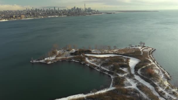 Aerial Video Downtown Toronto Humber Bay Park East Lake Ontario — стокове відео