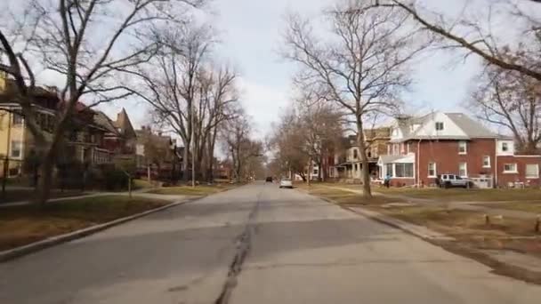 Οδήγηση Πινακίδες Cadillac Boulevard Detroit Michigan 60P — Αρχείο Βίντεο