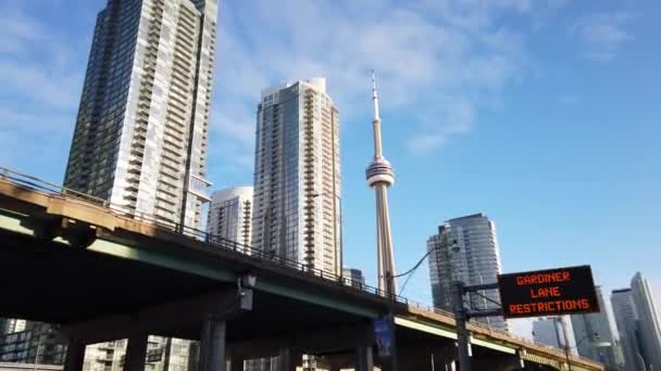Low Angle Motion Video Turm Toronto Canada — Stockvideo