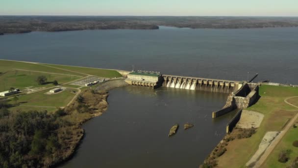 Vídeo Dron Aéreo Una Represa Río Desaceleración Georgia Alabama Usa — Vídeo de stock