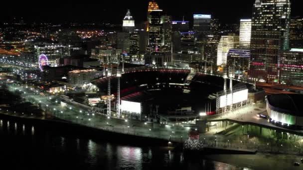 Aerial Stock Video Cincinnati Ohio Night — стокове відео