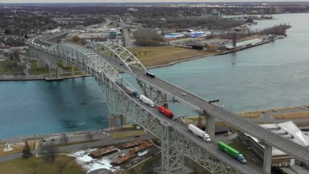 Drone Aerial Blue Water Bridge Canada Usa Border — 图库视频影像