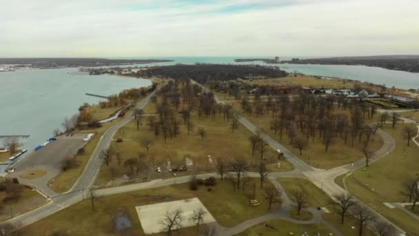 Повітряне Відео Belle Isle Michigan Detroit River — стокове відео