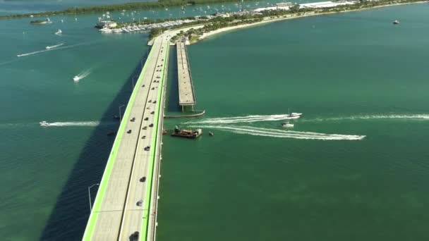 Flygvideo Bro Över Vatten Miami Florida Usa — Stockvideo