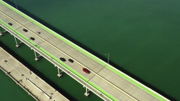 上了漆的绿色自行车道的桥迈阿密重点比斯卡恩 — 图库视频影像