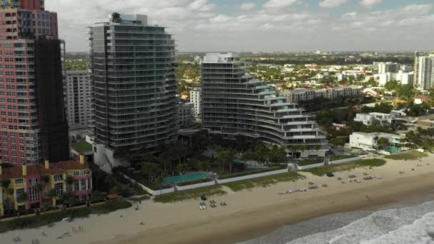 Luchtfoto Stijgt Vanaf Het Strand Auberge Condominium Lauderdale — Stockvideo