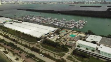 Miami Uluslararası Tekne Fuarı çekiliyor ve çekiliyor.