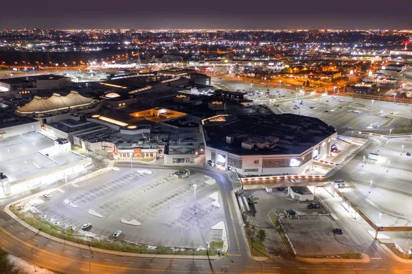 Éjszakai fotó Cf Sherway Gardens előkelő bevásárlóközpont utazási est — Stock Fotó