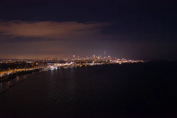 美しい夜の航空写真ダウンタウントロント・オン・カ — ストック写真