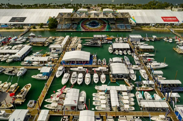 Barcos no Miami International boat show Key Biscayne — Fotografia de Stock