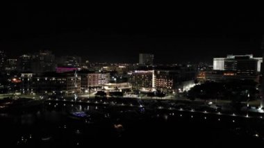 Gece uçuşu Batı Palm Beach 'te.