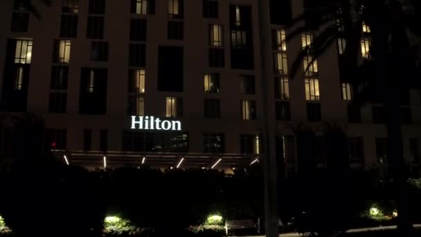 Night Motion Video Arriving Hilton West Palm Beach Florida — Stock Video