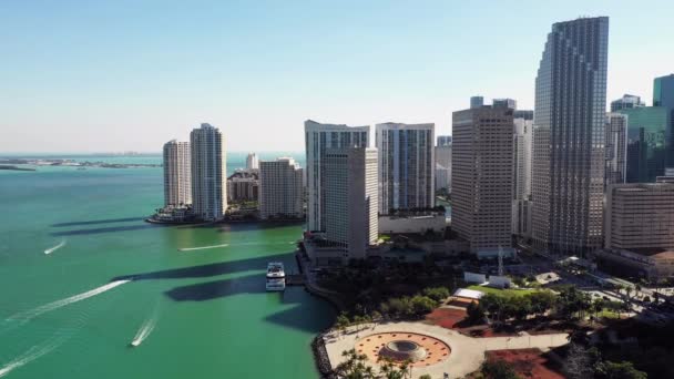 Aerial Rising Downtown Miami Bayfront Park — Vídeos de Stock
