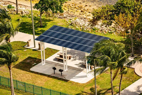 Painel Solar Parque Área Piquenique — Fotografia de Stock