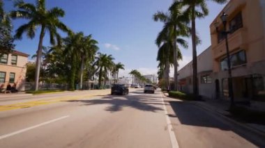 41. Cadde, Miami Sahili doğuya gidiyor.