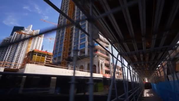 Vista Local Construção Elevação Elevada Através Vigas Andaimes Movimento — Vídeo de Stock